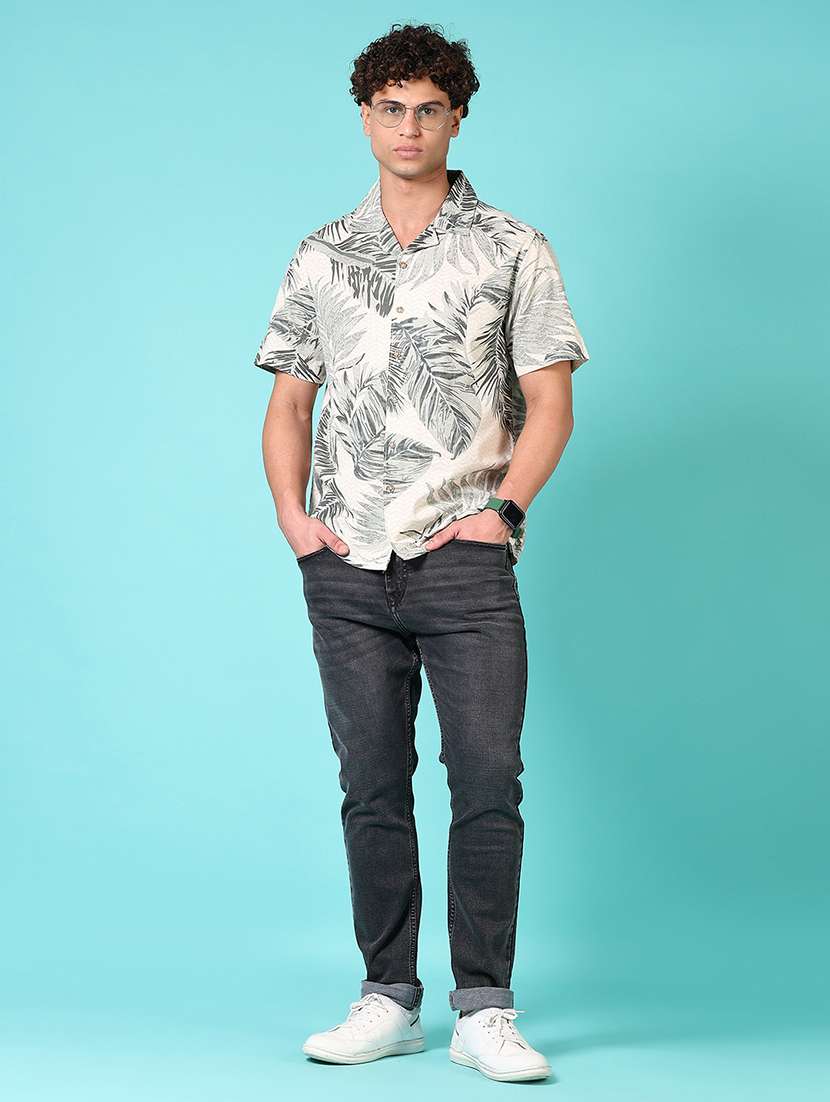 men printed short sleeve casual shirt - 21717943 -  Standard Image - 4