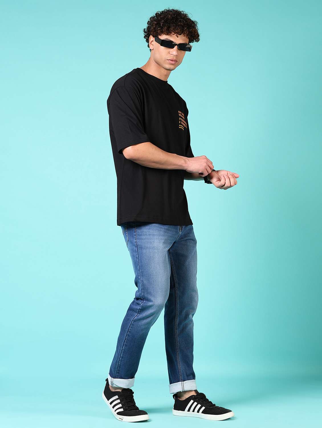 men washed mid rise jeans - 21718007 -  Standard Image - 4