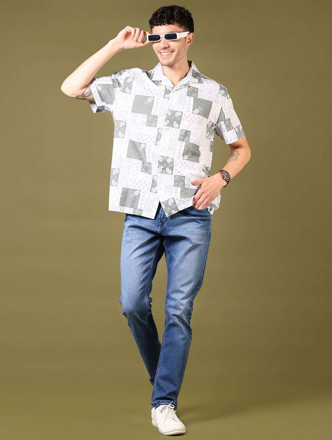 men washed mid rise jeans - 21718054 -  Standard Image - 4