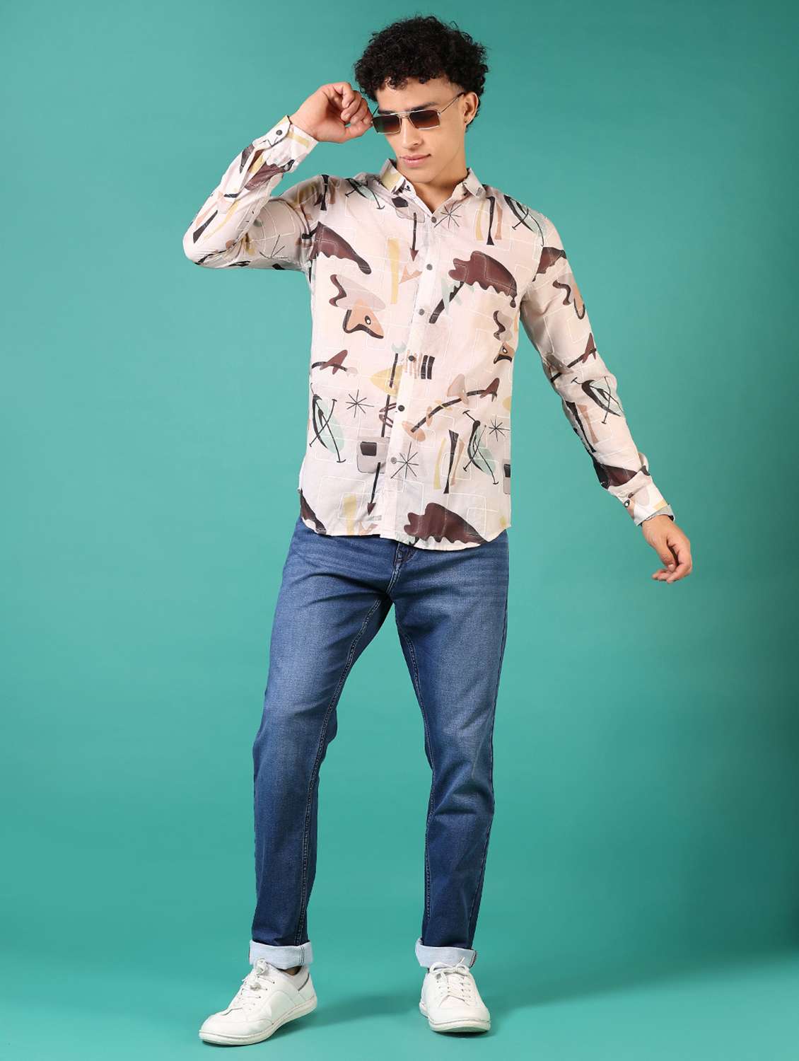 men washed mid rise jeans - 21718055 -  Standard Image - 4