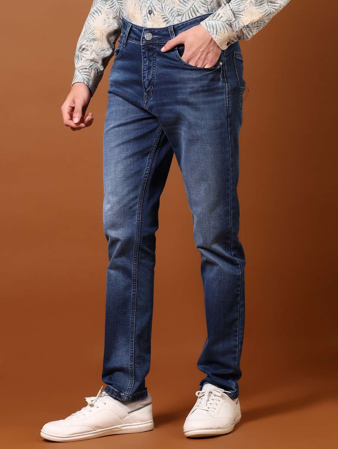 men washed mid rise jeans - 21718073 -  Standard Image - 1
