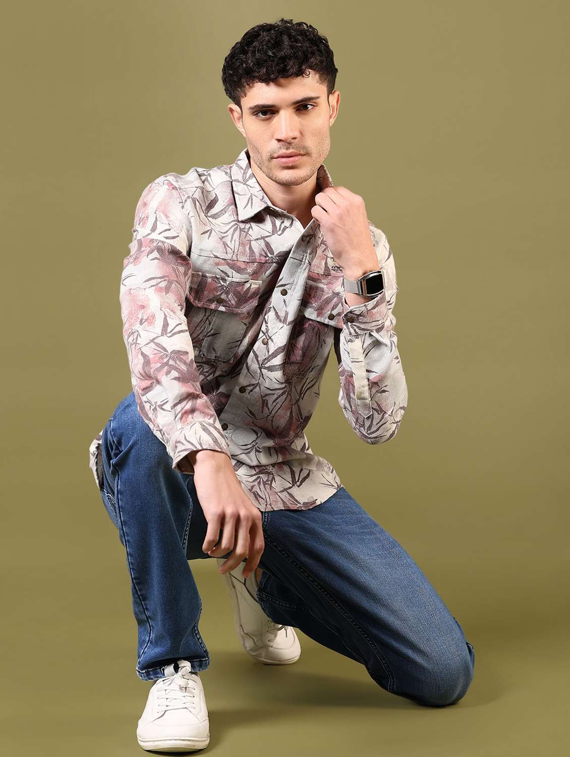 men washed mid rise jeans - 21718079 -  Standard Image - 4