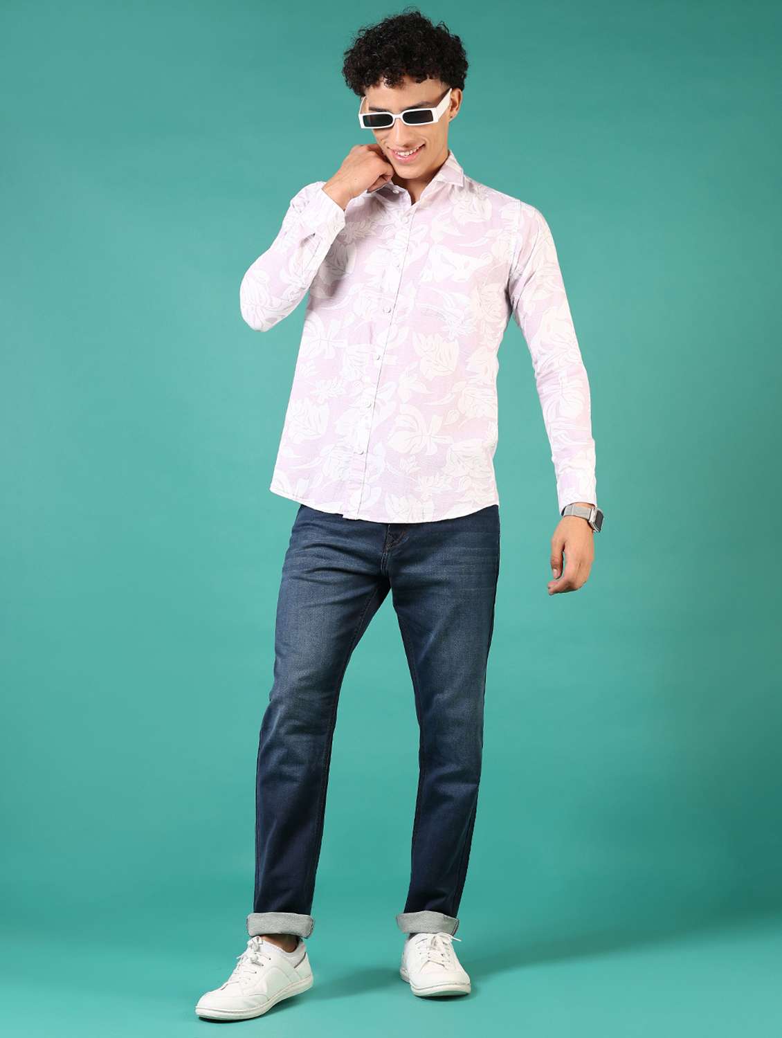 men washed mid rise jeans - 21718091 -  Standard Image - 4