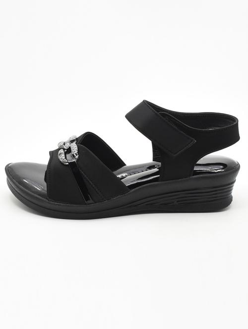 women solid back strap sandals - 21718214 - Standard Image - 0
