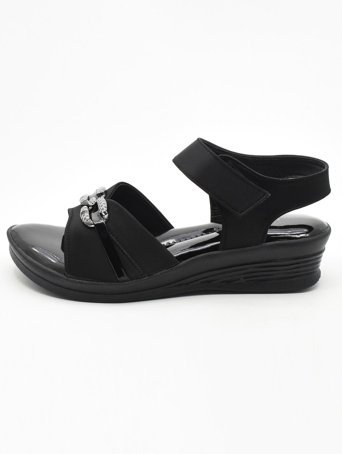 women solid back strap sandals - 21718214 - Zoom Image - 0