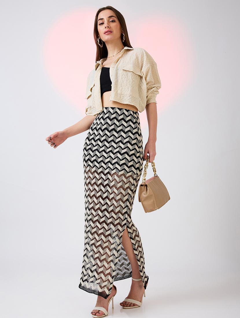 globus women black & white chevron pattern crochet mid rise side slit pencil maxi skirt - 21718304 - Standard Image - 4