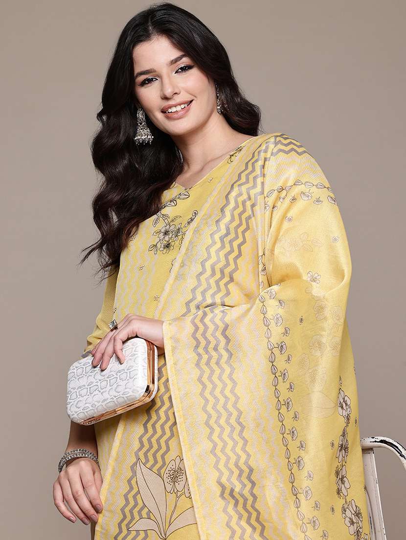 women three quarter sleeve kurta pant with dupatta set - 21719638 -  Standard Image - 4