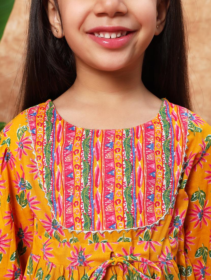 girls printed cotton kurta salwar set - 21719871 - Standard Image - 4