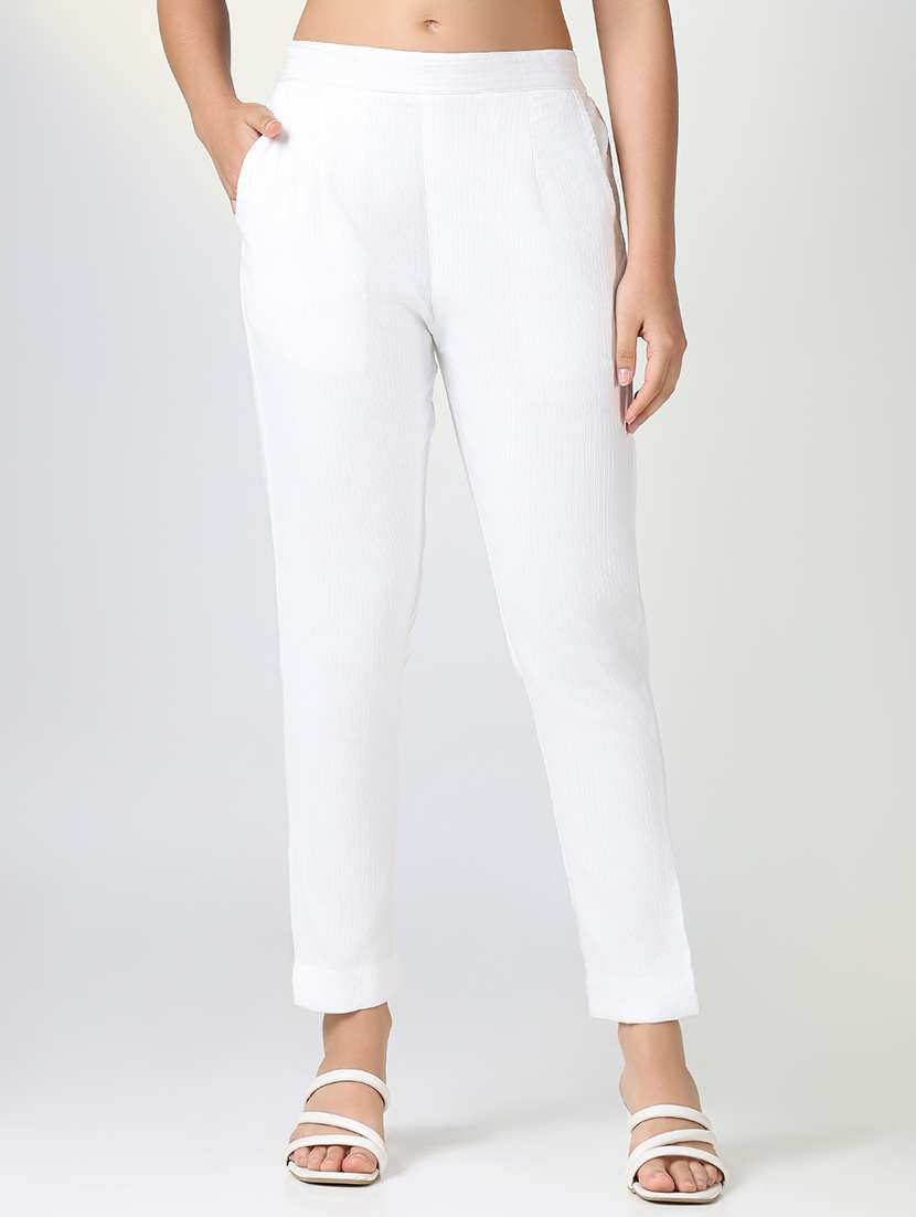women solid tapered pant