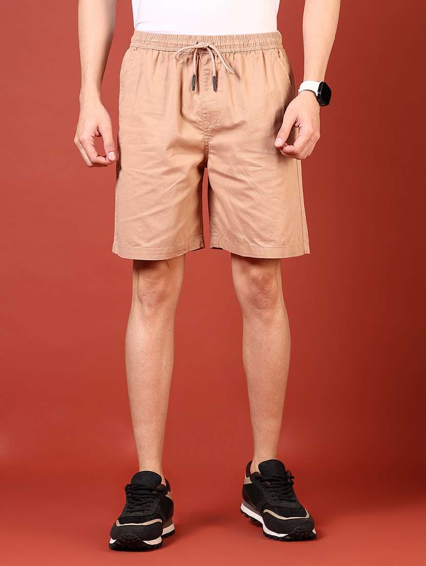 men solid mid rise regular fit shorts - 21721005 - Standard Image - 1