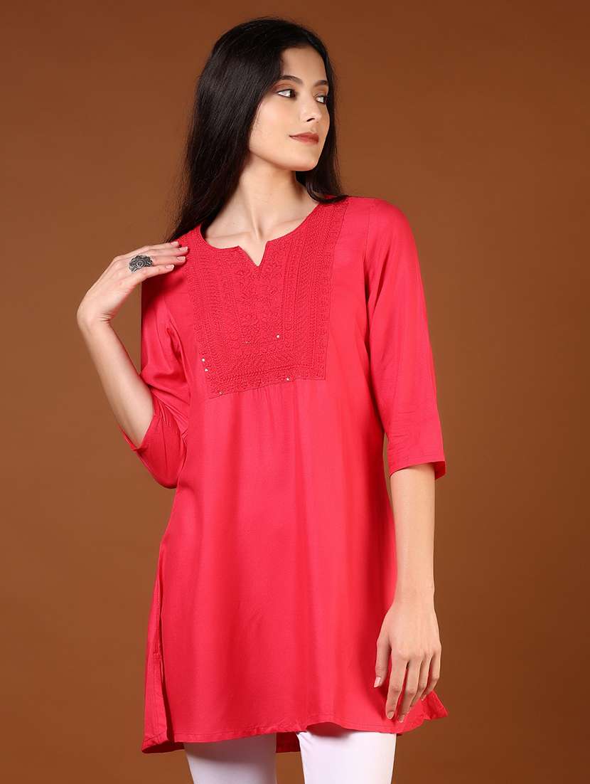 women three quarter sleeve straight kurti - 21721038 - Zoom Image - 0