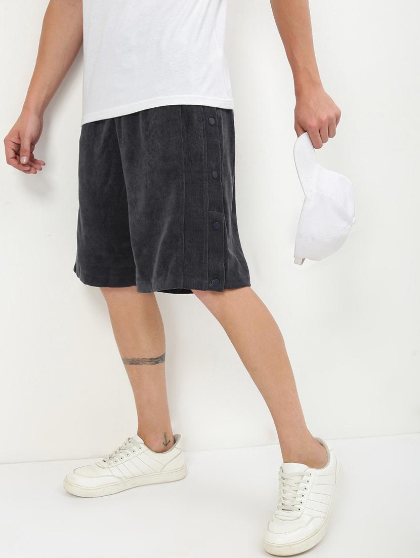 men mid rise solid shorts - 21721342 - Standard Image - 1