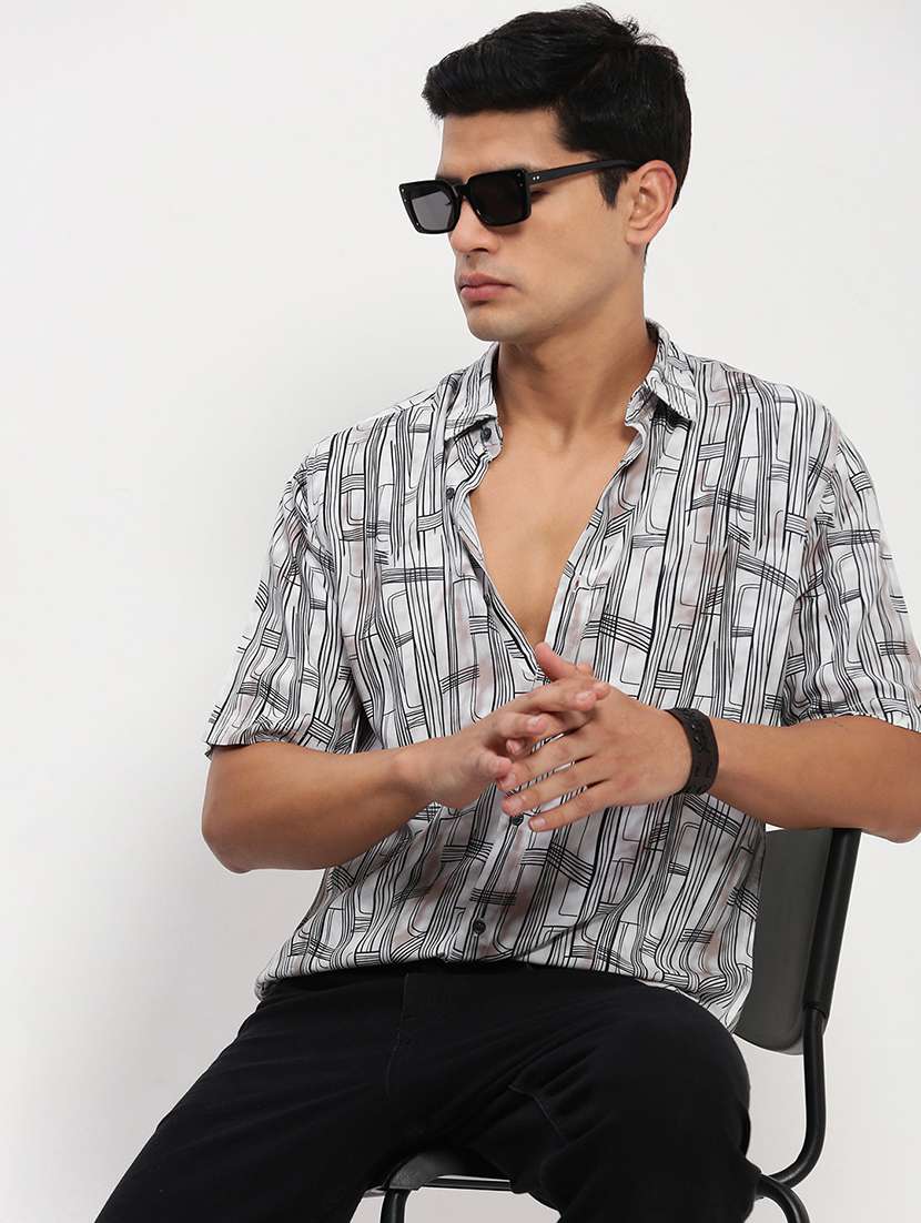 men short sleeves printed casual shirt - 21721538 -  Standard Image - 1