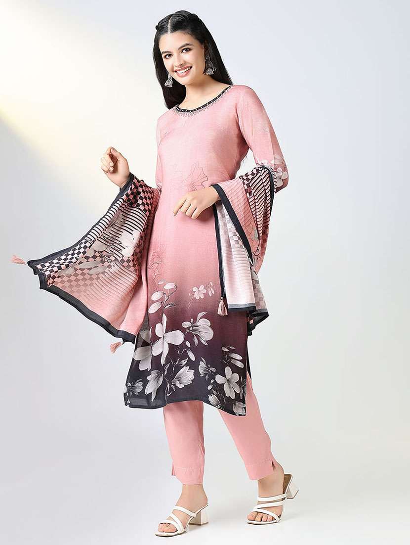 women three quarter sleeve kurta pant with dupatta set  - 21721711 -  Standard Image - 4