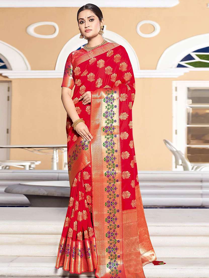 women self design banarasi saree with blouse
