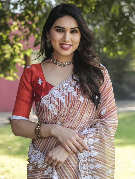 women stripes embroidered saaree with blouse - 21723059 -  Standard Image - 1