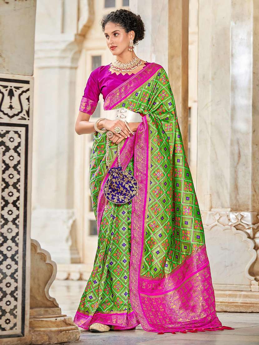 women printed casual wear saree with blouse
