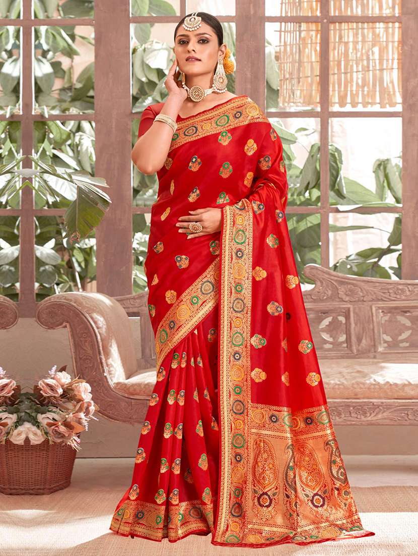 women self design banarasi saree with blouse