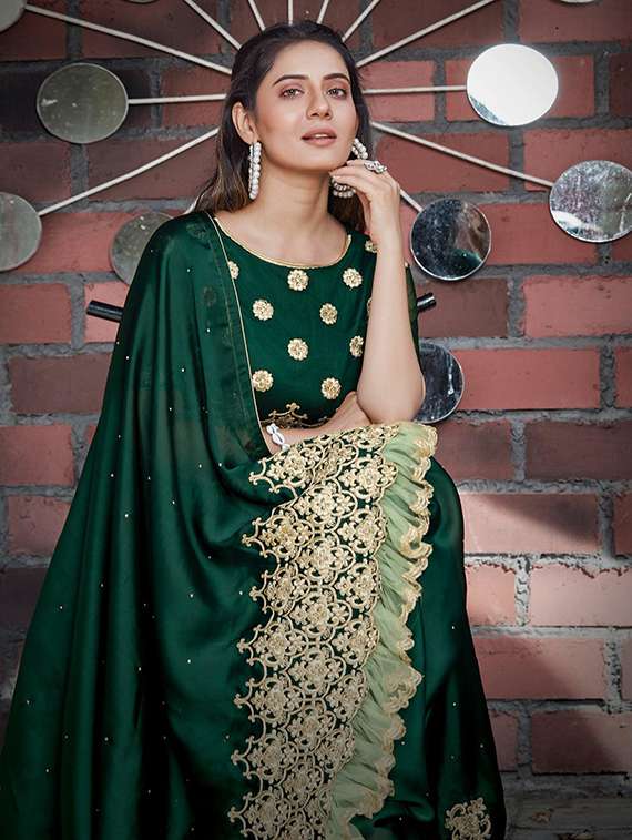 women green embroidered saree with blouse - 21723484 -  Standard Image - 1