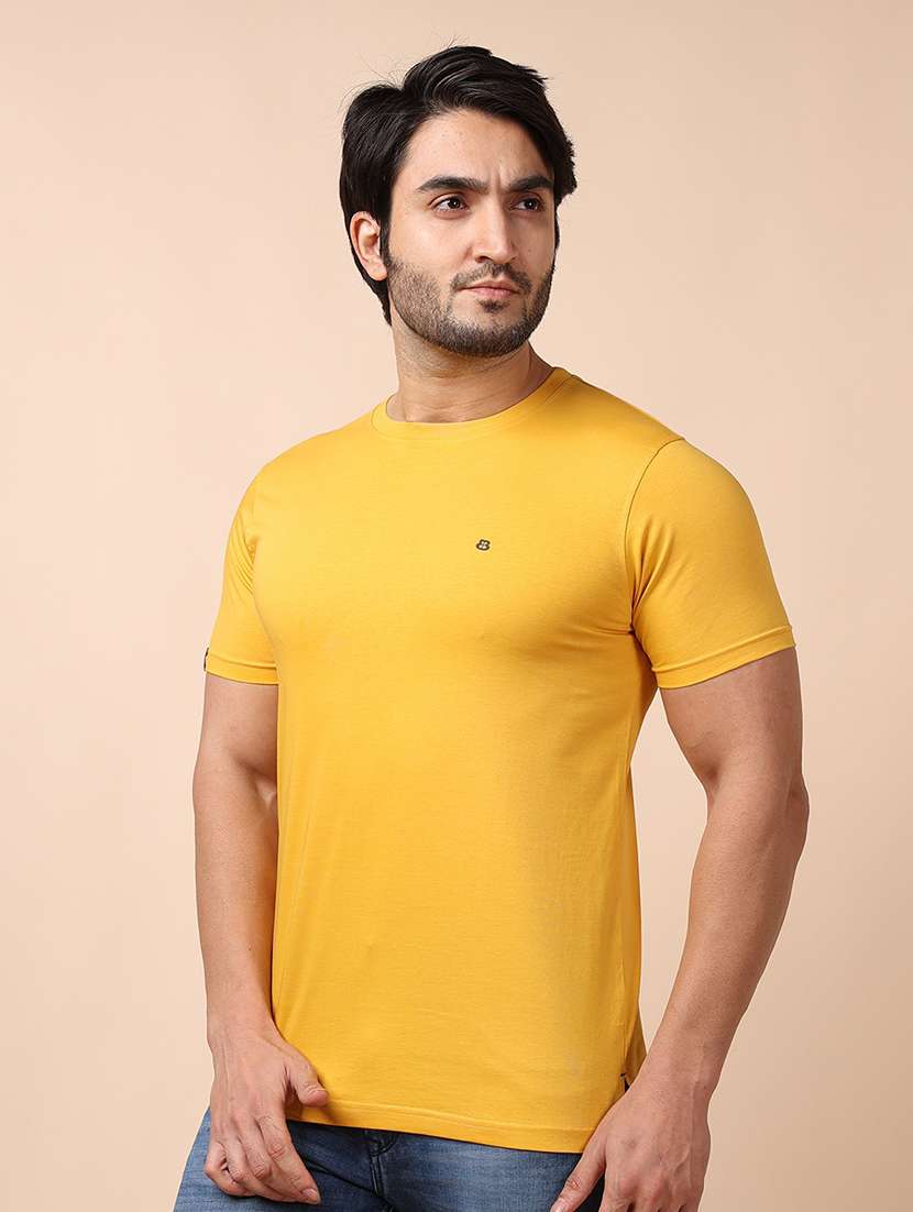 men short sleeves plain t-shirt - 21724765 -  Standard Image - 1