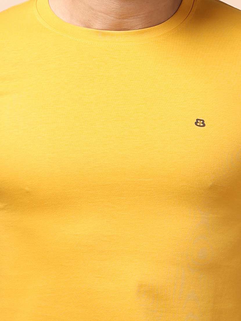 men short sleeves plain t-shirt - 21724765 -  Standard Image - 4