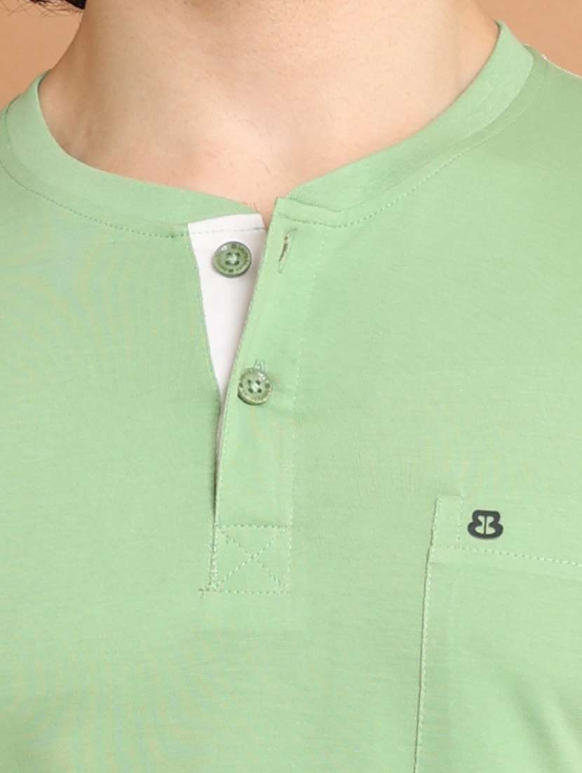 men short sleeves plain t-shirt - 21725044 -  Standard Image - 4