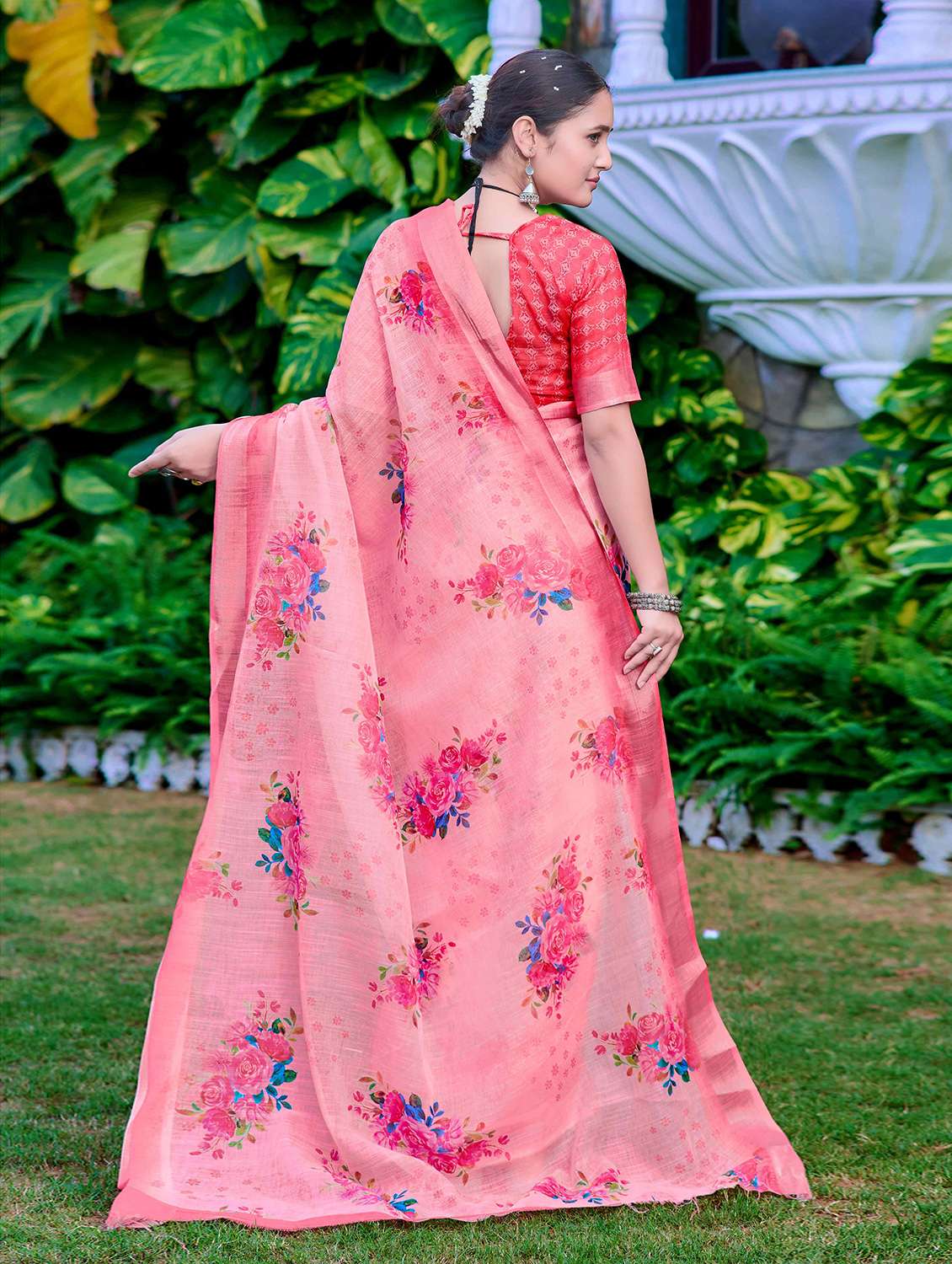 women peach floral printed saree with blouse - 21728353 -  Standard Image - 1