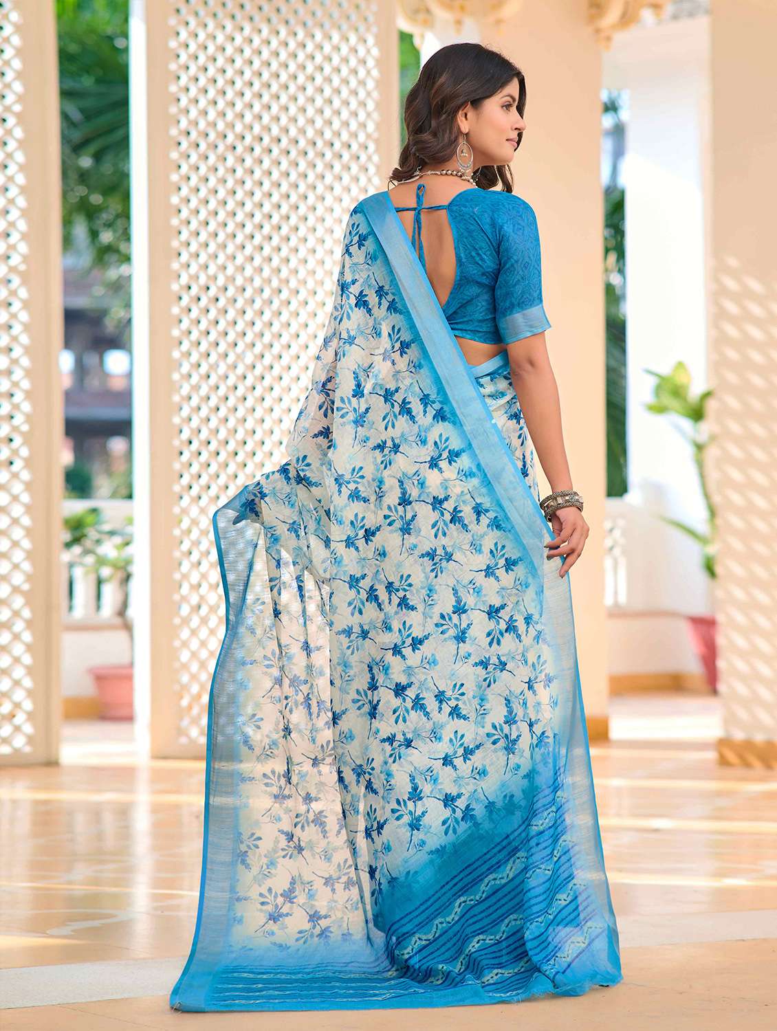 women printed casual wear saree with blouse - 21728368 -  Standard Image - 1