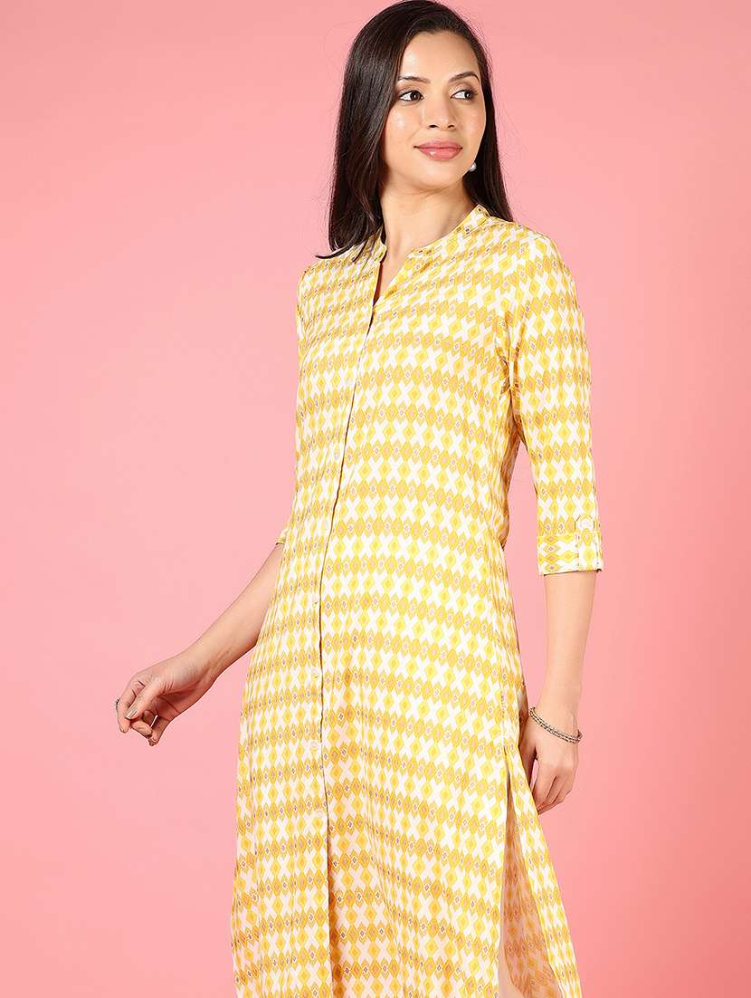 women three quarter sleeves straight kurta - 21729231 - Standard Image - 4