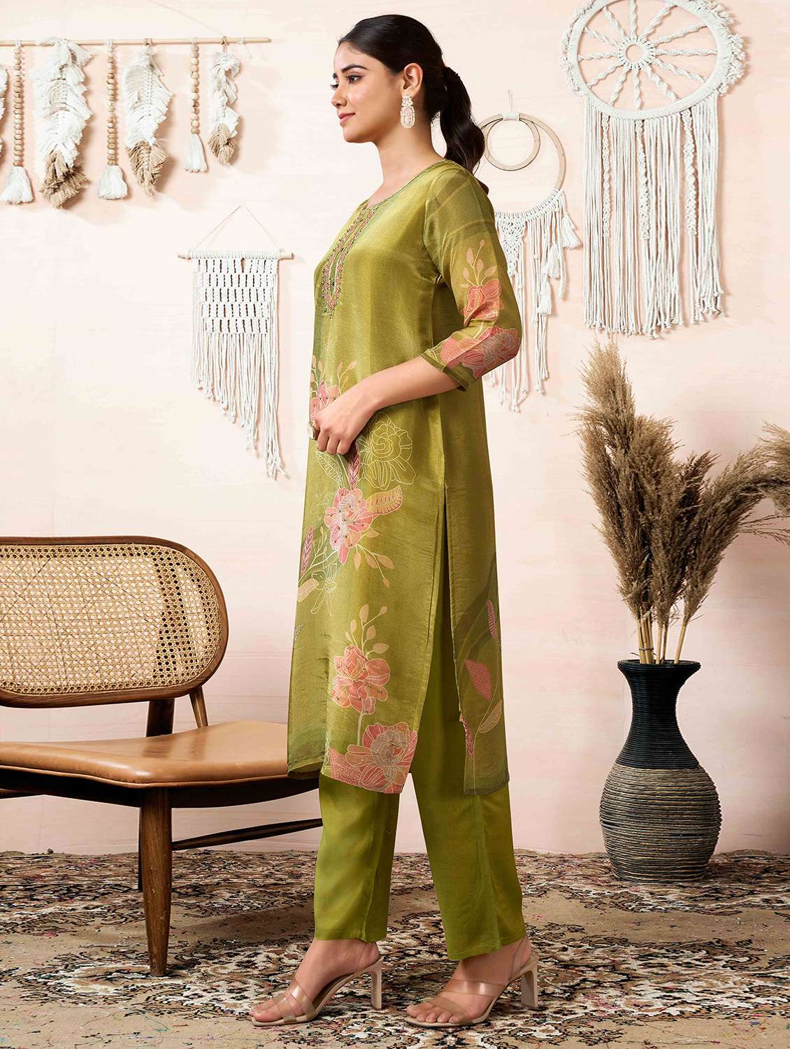 women floral kurta pant set with dupatta - 21729650 - Standard Image - 1