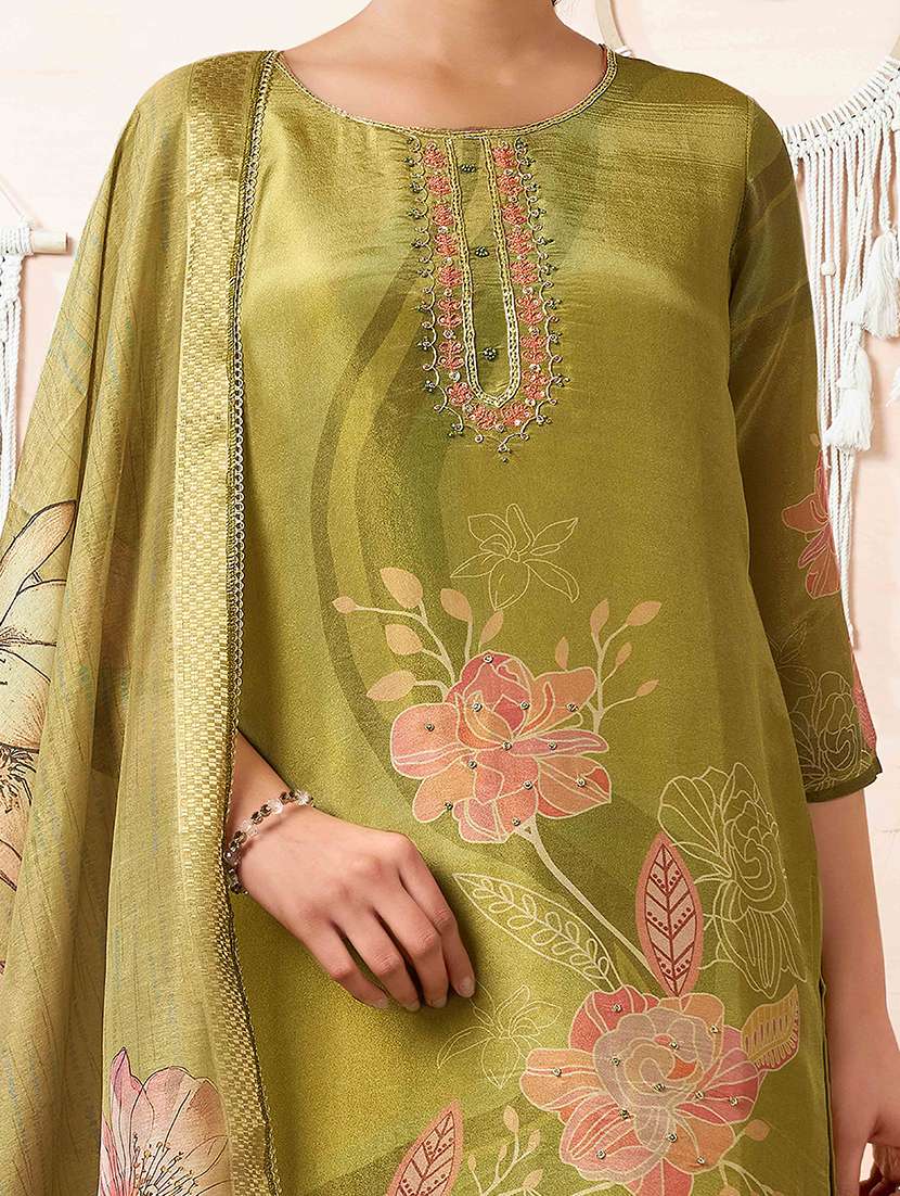 women floral kurta pant set with dupatta - 21729650 - Standard Image - 4