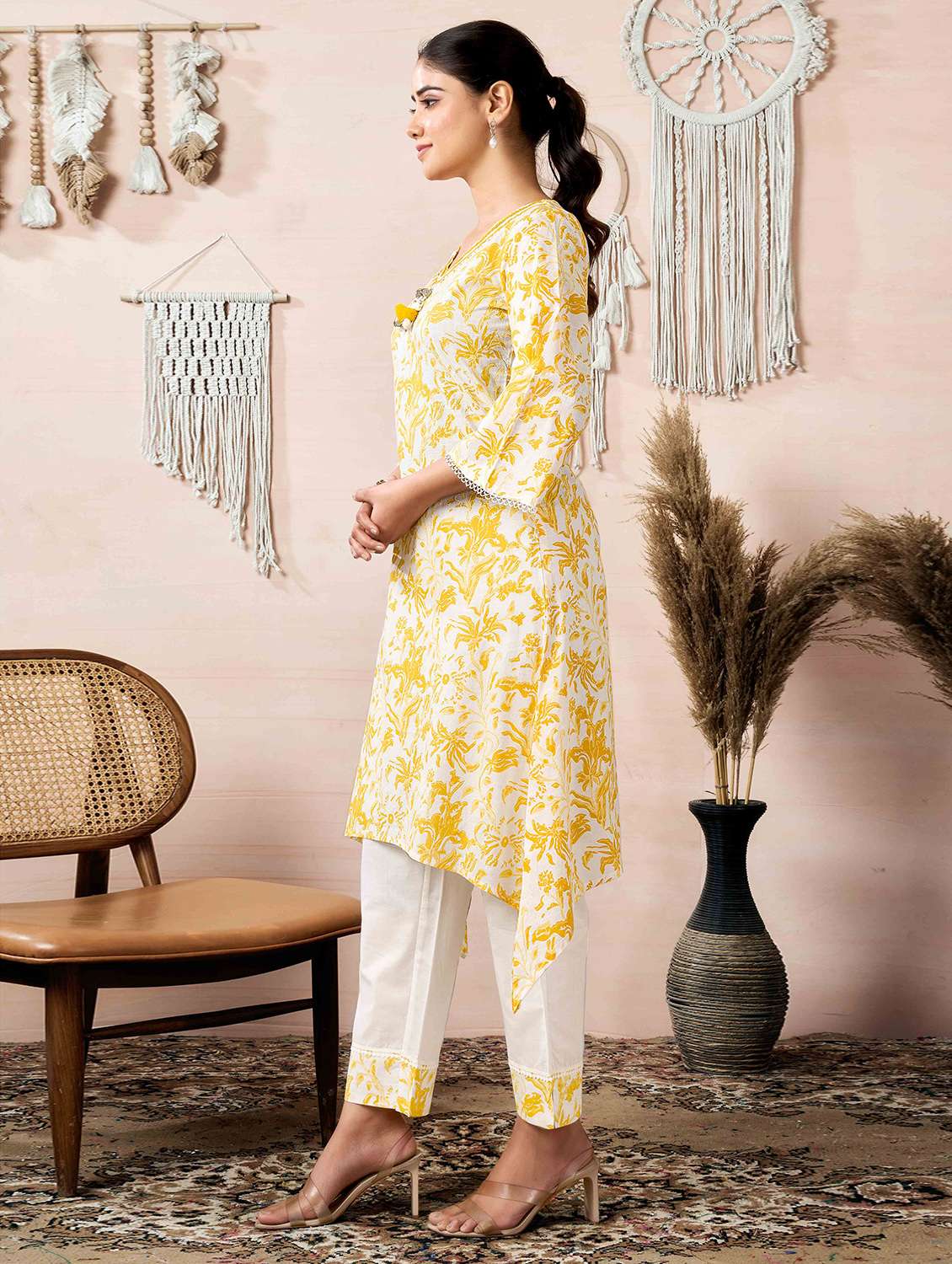 women floral v neck asymmetric kurta - 21729655 - Standard Image - 1