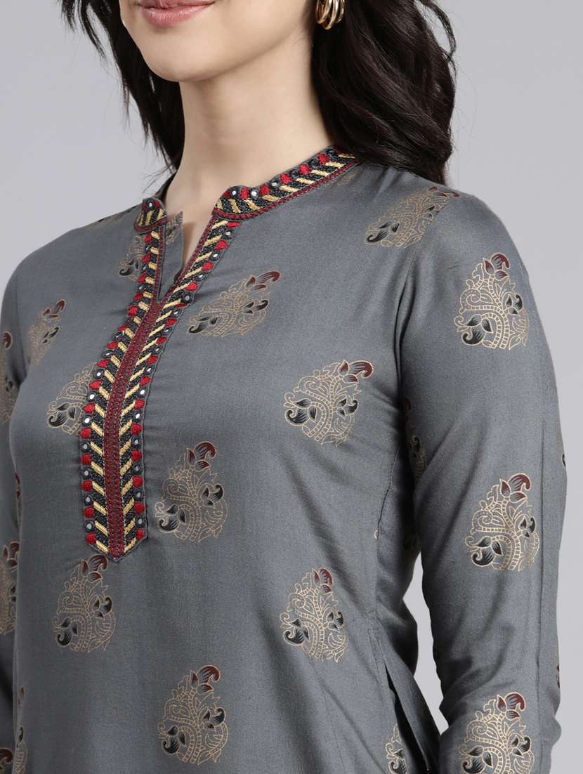 women three quarter sleeve straight kurta - 21729773 -  Standard Image - 4