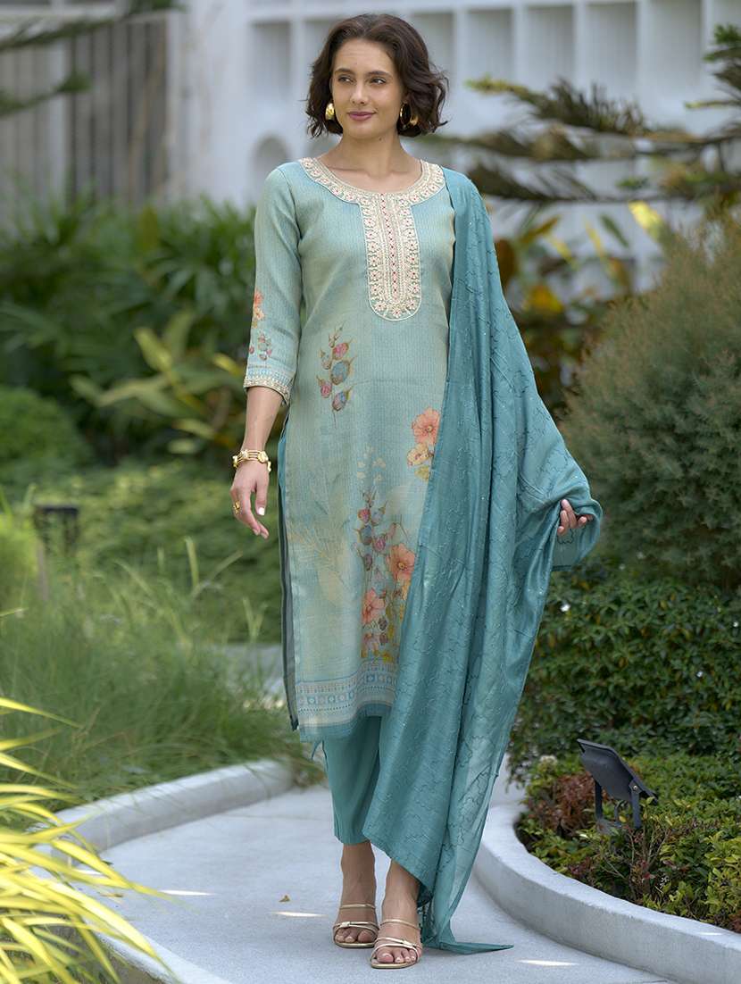 women floral kurta pant set with dupatta