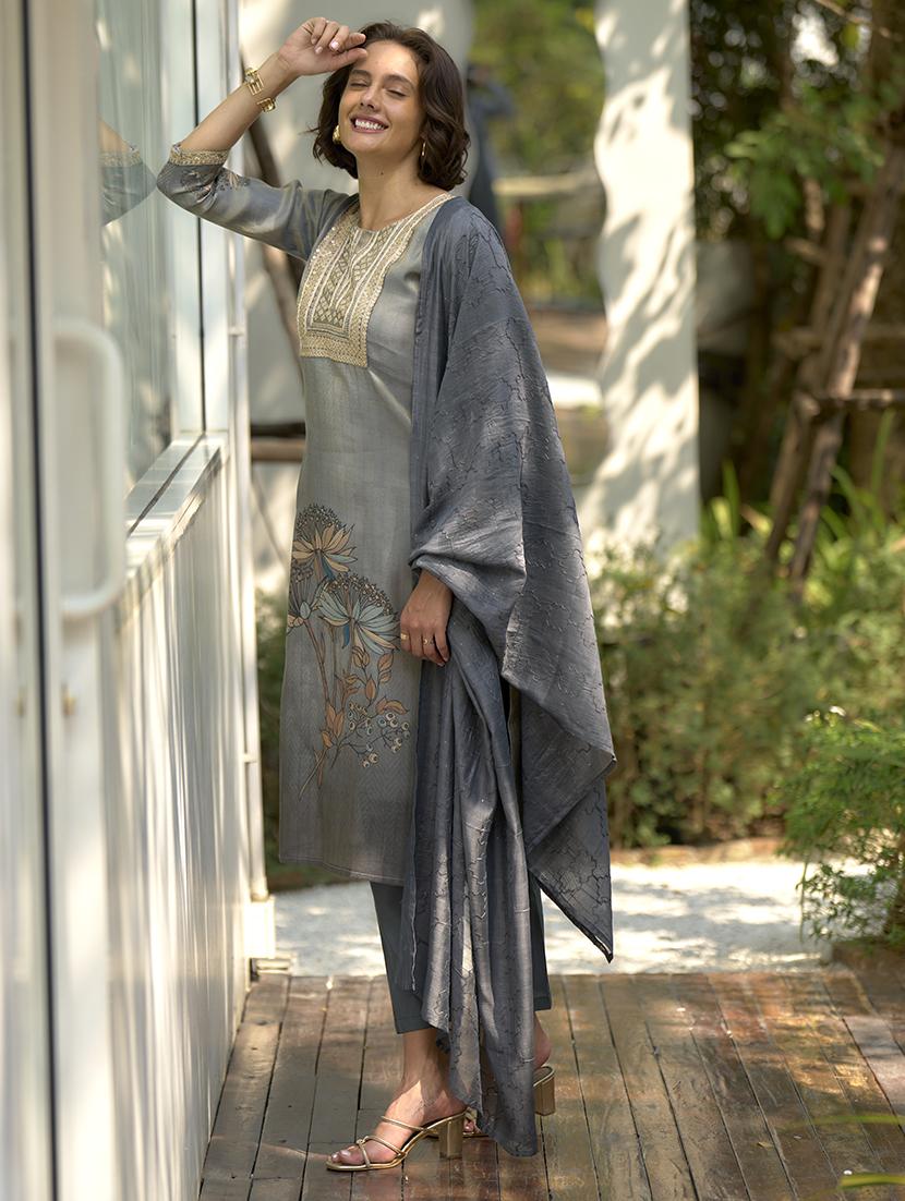 women three quarter sleeve kurta pant with dupatta set  - 21730733 -  Standard Image - 1