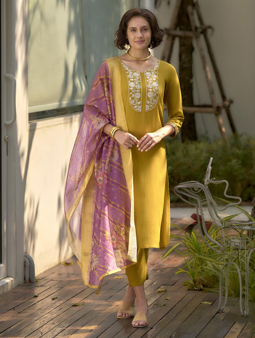 women embroidered kurta pant set with dupatta - 21730739 - Standard Image - 1