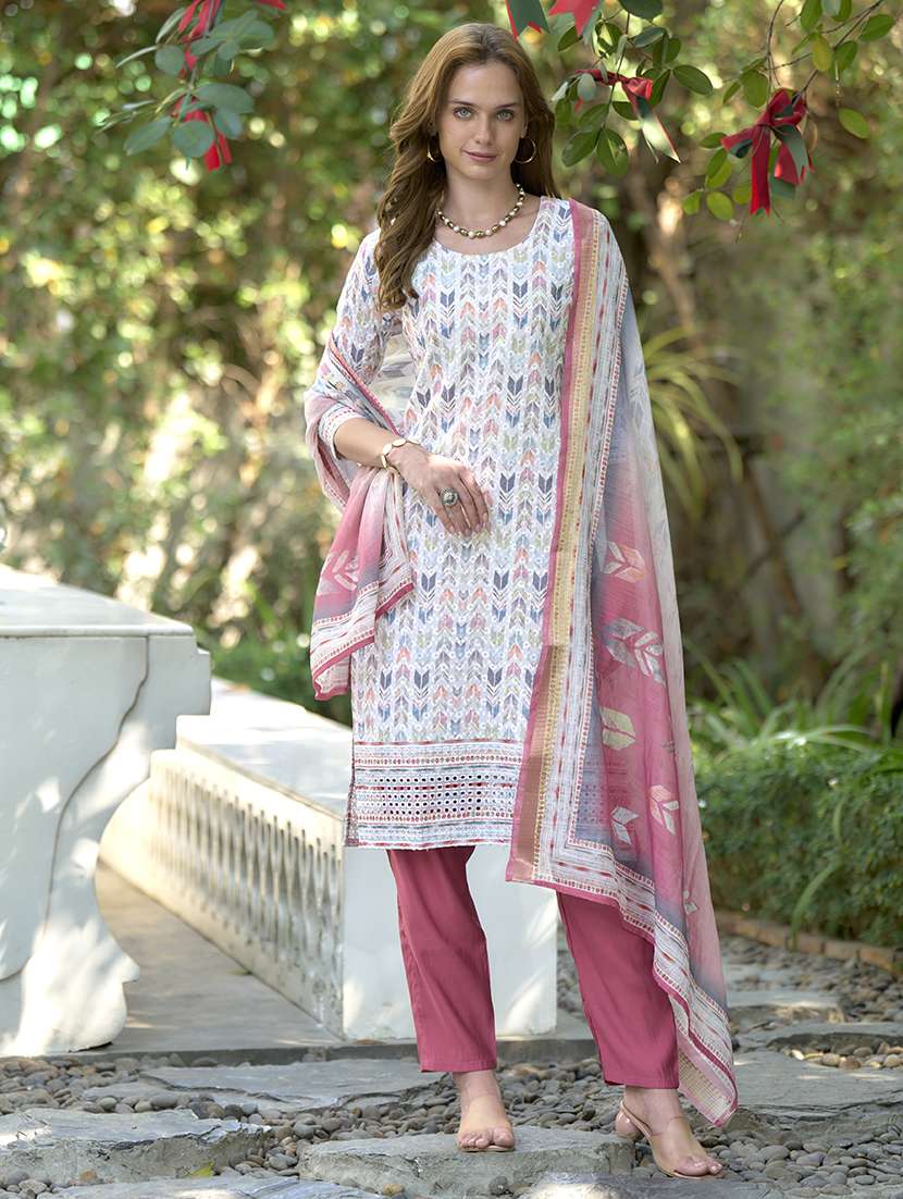 women three quarter sleeve kurta pant with dupatta set 