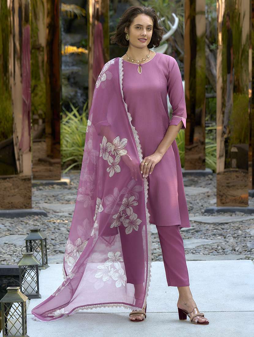 women three quarter sleeve kurta pant with dupatta set 