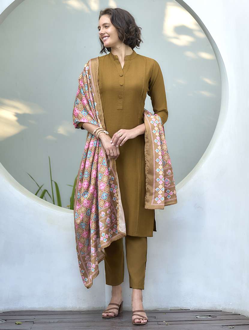 women solid kurta pant set with dupatta