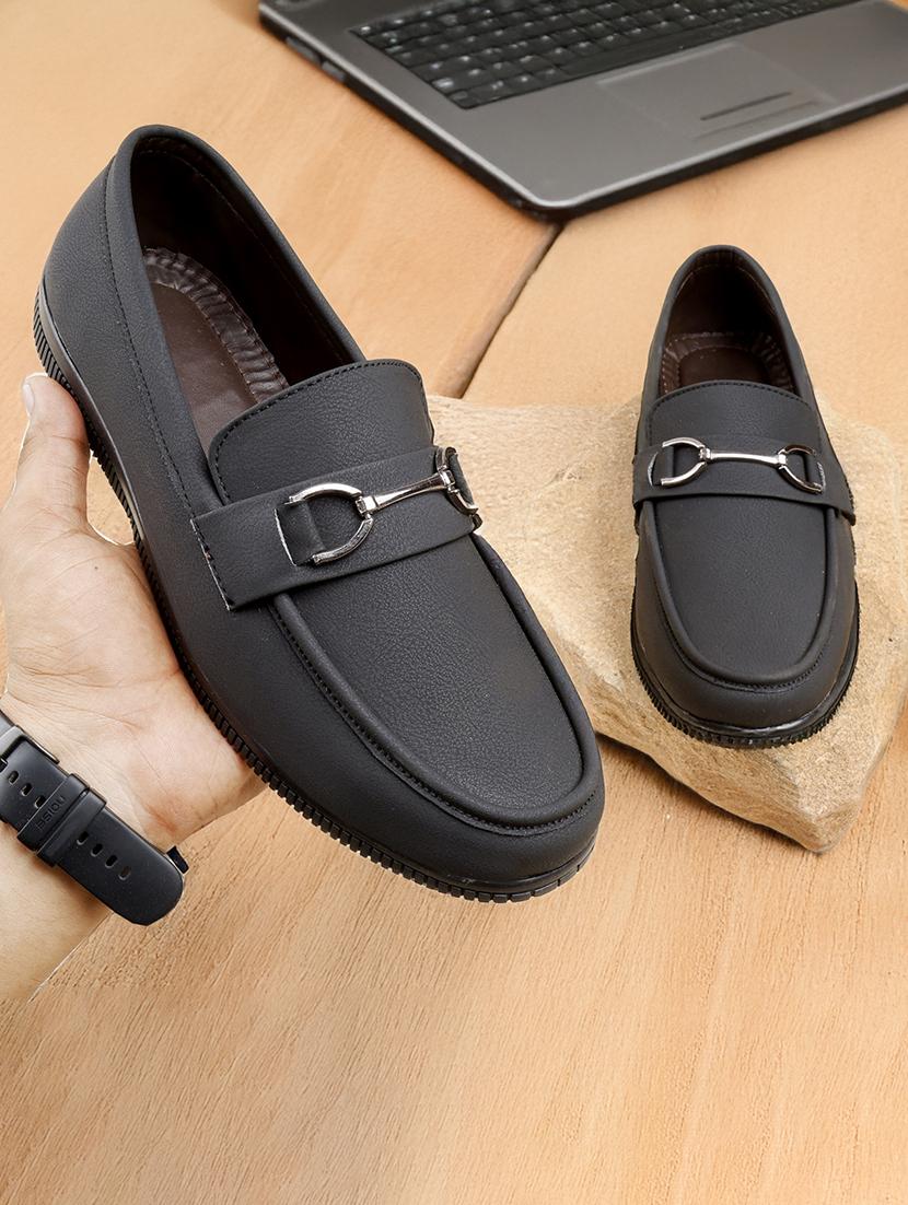women black slip on loafers - 21731176 -  Zoom Image - 0