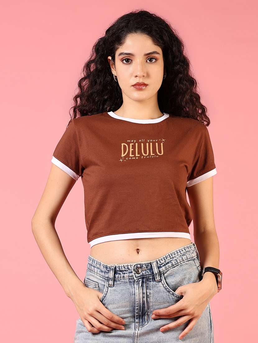 women round neck chest print crop t-shirt