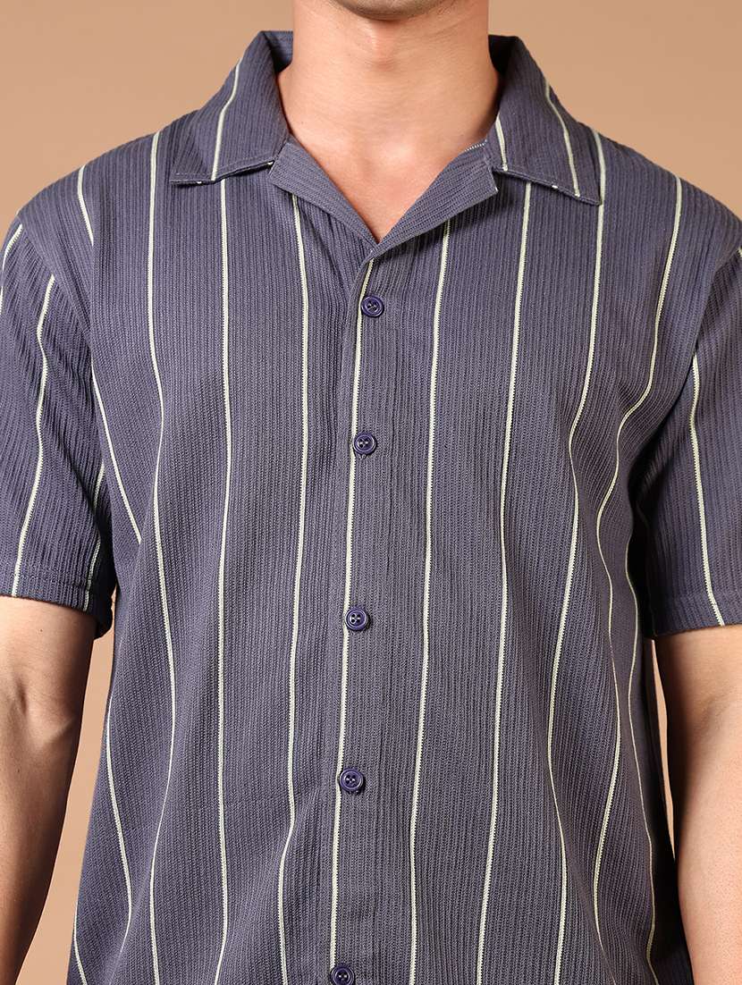 men short sleeves striped casual shirt - 21731319 -  Standard Image - 4