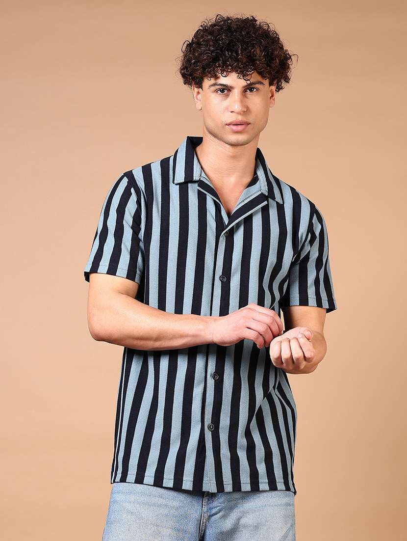 men short sleeves striped casual shirt - 21731324 -  Standard Image - 1
