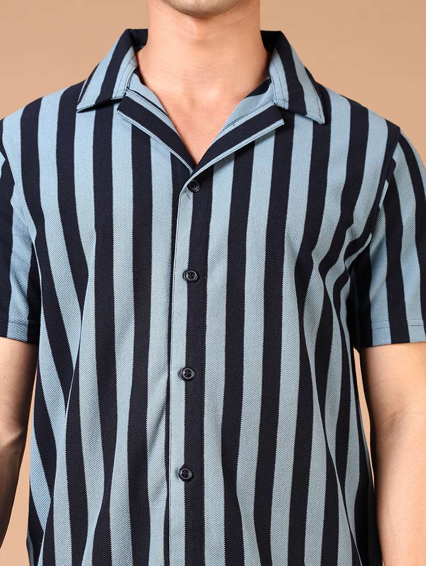 men short sleeves striped casual shirt - 21731324 -  Standard Image - 4
