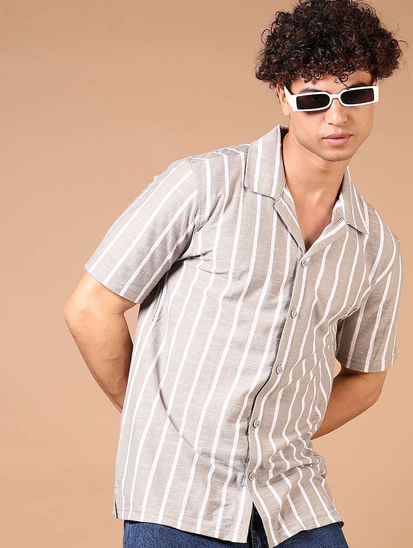 men short sleeves striped casual shirt - 21731332 -  Standard Image - 1