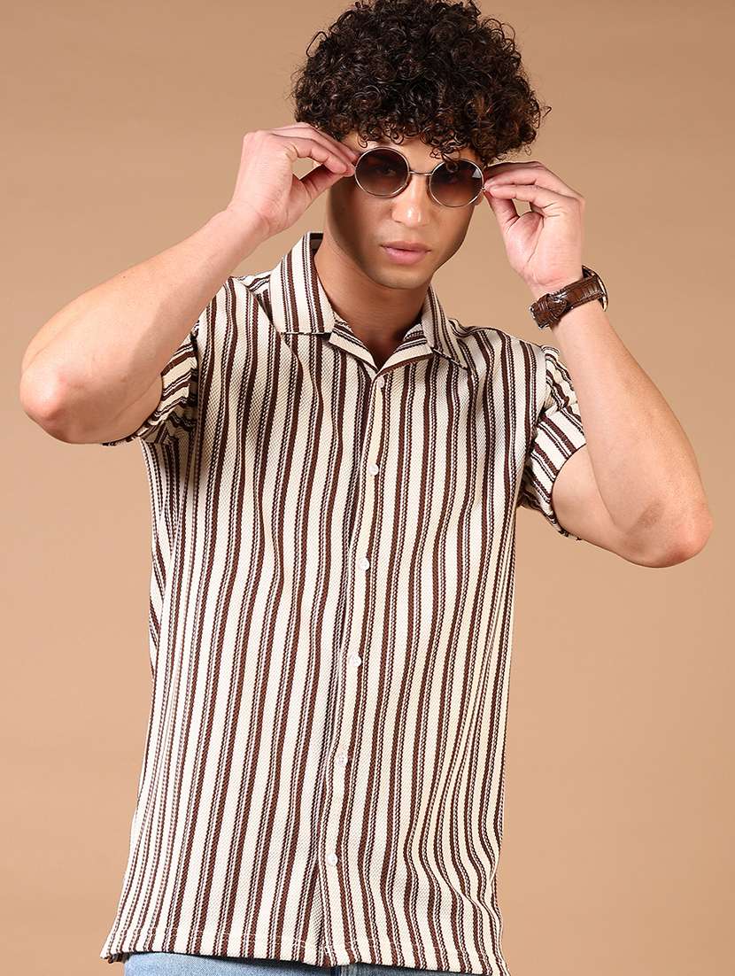 men short sleeves striped casual shirt - 21731341 -  Standard Image - 1