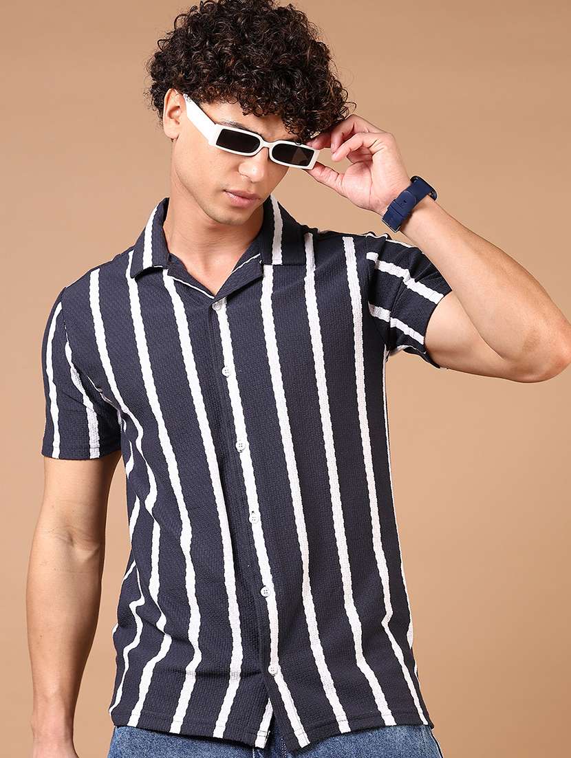 men short sleeves striped casual shirt - 21731344 -  Standard Image - 1