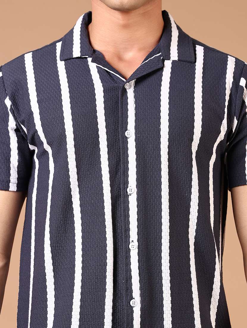 men short sleeves striped casual shirt - 21731344 -  Standard Image - 4
