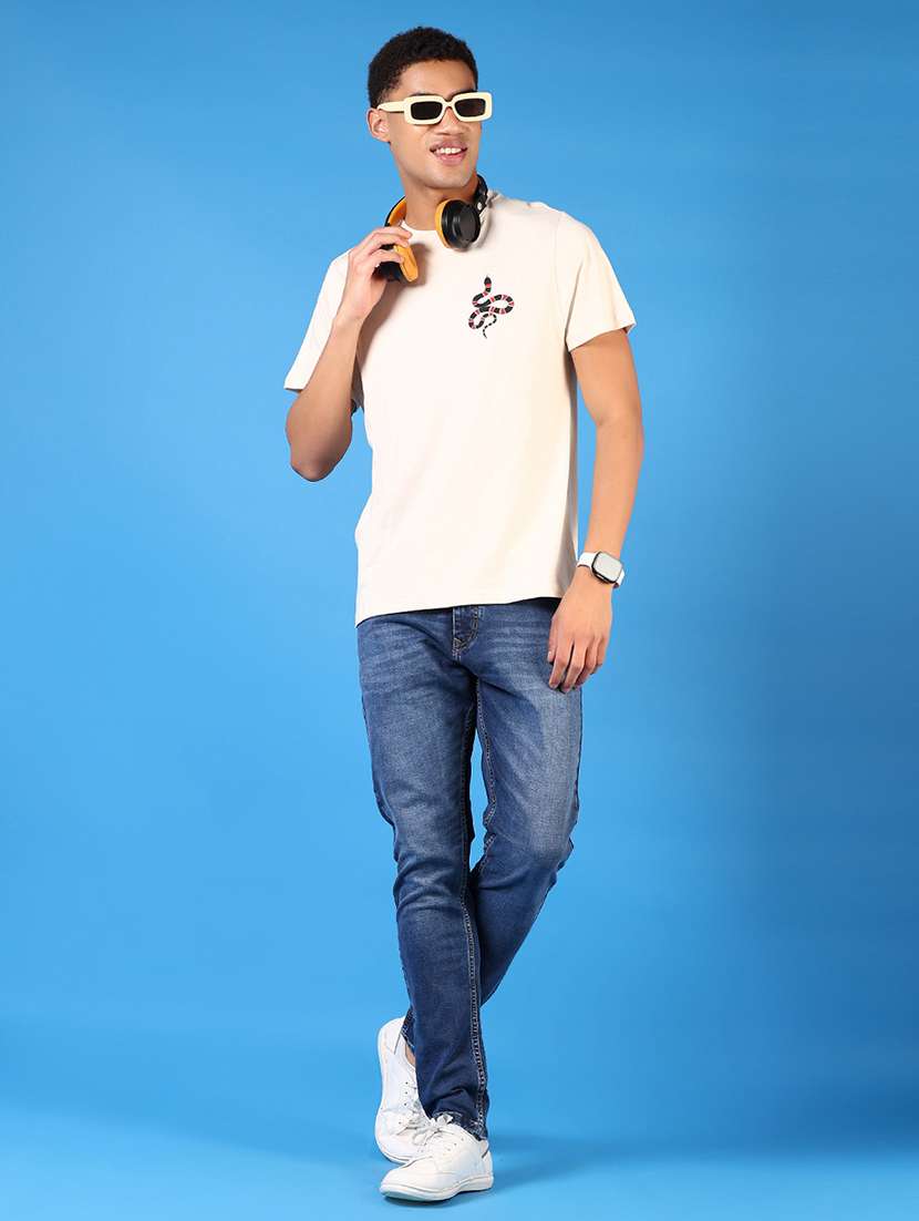 men washed mid rise jeans - 21731489 -  Standard Image - 4