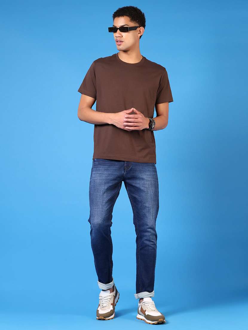 men washed mid rise jeans - 21731505 -  Standard Image - 4
